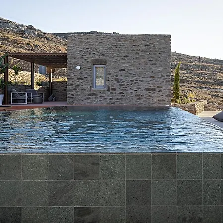 Cape * Ftelia (Mykonos)